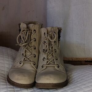 Stylish Beige Lace-Up Boots for Women